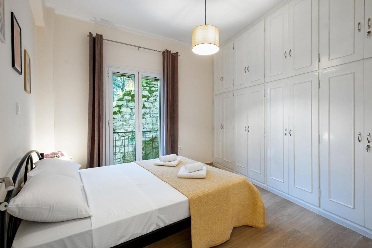 Helena'S Apartment In Corfu Town Buitenkant foto